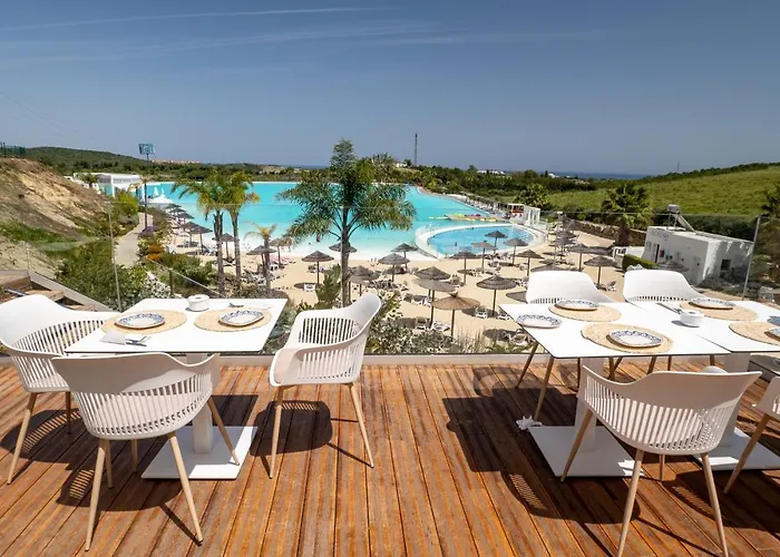 2278-modern In The Alcazaba Lagoon *