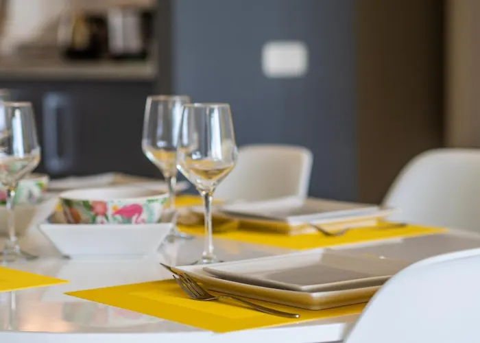 2278-modern In The Alcazaba Lagoon