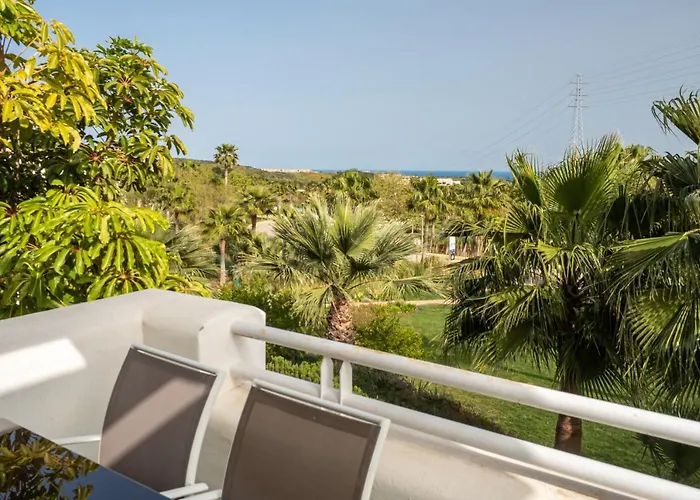 2278-modern In The Alcazaba Lagoon